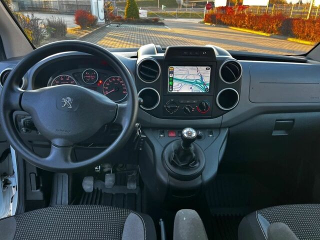 Белый Пежо Partner, объемом двигателя 1.6 л и пробегом 139 тыс. км за 6700 $, фото 19 на Automoto.ua