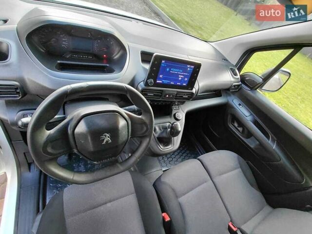 Білий Пежо Partner, об'ємом двигуна 1.6 л та пробігом 178 тис. км за 13950 $, фото 4 на Automoto.ua