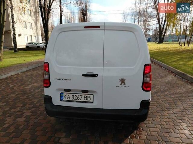 Білий Пежо Partner, об'ємом двигуна 1.6 л та пробігом 178 тис. км за 13950 $, фото 2 на Automoto.ua