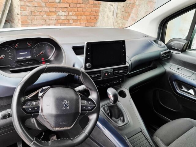 Білий Пежо Partner, об'ємом двигуна 1.6 л та пробігом 160 тис. км за 17500 $, фото 18 на Automoto.ua
