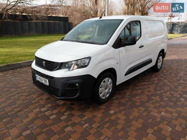 Білий Пежо Partner, об'ємом двигуна 1.6 л та пробігом 178 тис. км за 13950 $, фото 5 на Automoto.ua