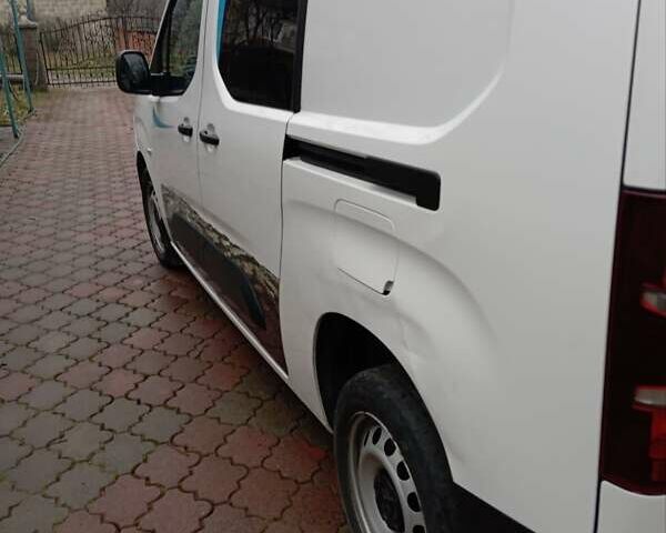 Білий Пежо Partner, об'ємом двигуна 1.5 л та пробігом 230 тис. км за 15900 $, фото 22 на Automoto.ua