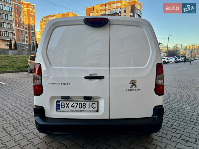 Белый Пежо Partner, объемом двигателя 1.5 л и пробегом 181 тыс. км за 13800 $, фото 19 на Automoto.ua
