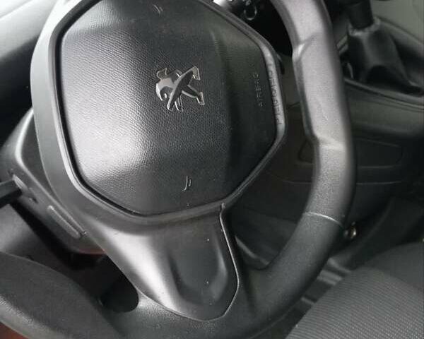 Білий Пежо Partner, об'ємом двигуна 1.5 л та пробігом 230 тис. км за 15900 $, фото 2 на Automoto.ua