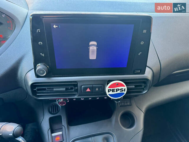 Белый Пежо Partner, объемом двигателя 1.5 л и пробегом 181 тыс. км за 13800 $, фото 53 на Automoto.ua