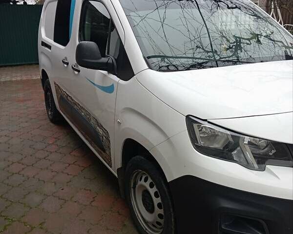 Білий Пежо Partner, об'ємом двигуна 1.5 л та пробігом 230 тис. км за 15900 $, фото 1 на Automoto.ua