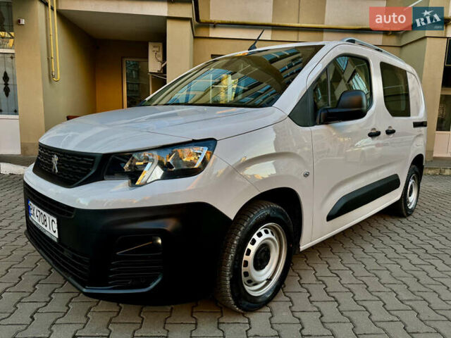 Белый Пежо Partner, объемом двигателя 1.5 л и пробегом 181 тыс. км за 13800 $, фото 5 на Automoto.ua