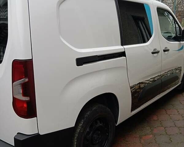 Білий Пежо Partner, об'ємом двигуна 1.5 л та пробігом 230 тис. км за 15900 $, фото 21 на Automoto.ua