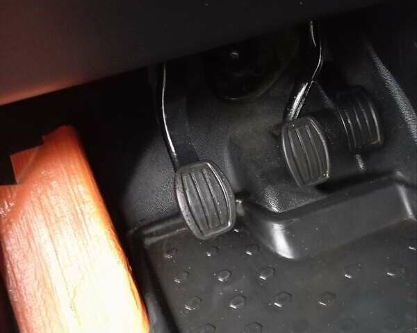 Білий Пежо Partner, об'ємом двигуна 1.5 л та пробігом 230 тис. км за 15900 $, фото 6 на Automoto.ua