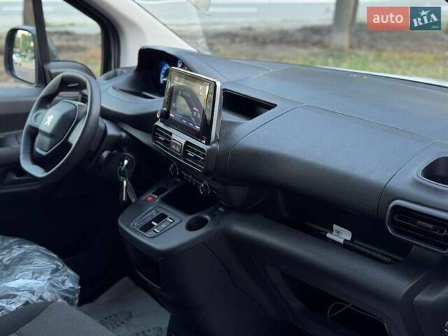 Белый Пежо Partner, объемом двигателя 0 л и пробегом 1 тыс. км за 23256 $, фото 19 на Automoto.ua