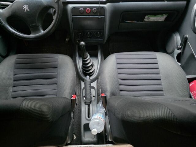 Белый Пежо Partner, объемом двигателя 1.9 л и пробегом 430 тыс. км за 1700 $, фото 9 на Automoto.ua