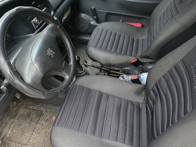 Белый Пежо Partner, объемом двигателя 1.9 л и пробегом 430 тыс. км за 1700 $, фото 10 на Automoto.ua