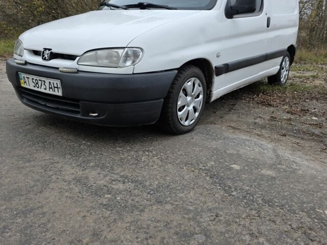 Белый Пежо Partner, объемом двигателя 1.9 л и пробегом 430 тыс. км за 1700 $, фото 2 на Automoto.ua