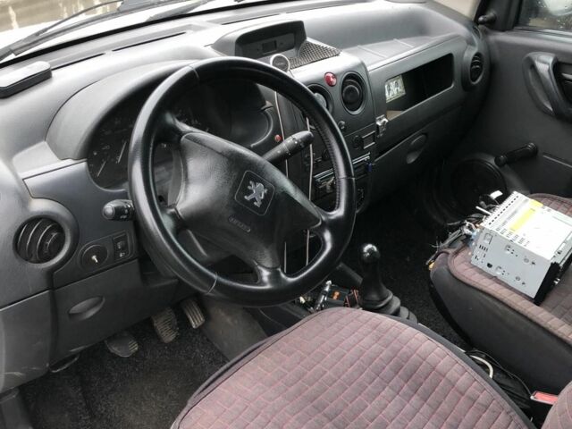 Білий Пежо Partner, об'ємом двигуна 1.9 л та пробігом 280 тис. км за 3300 $, фото 1 на Automoto.ua
