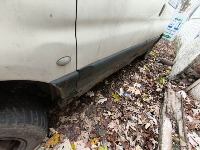 Білий Пежо Partner, об'ємом двигуна 1.4 л та пробігом 400 тис. км за 2692 $, фото 2 на Automoto.ua