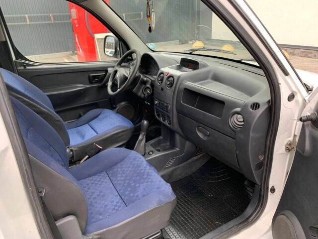 Білий Пежо Partner, об'ємом двигуна 1.9 л та пробігом 320 тис. км за 3300 $, фото 9 на Automoto.ua