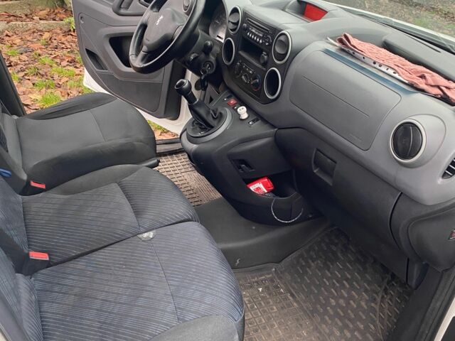 Білий Пежо Partner, об'ємом двигуна 1.6 л та пробігом 320 тис. км за 5393 $, фото 3 на Automoto.ua