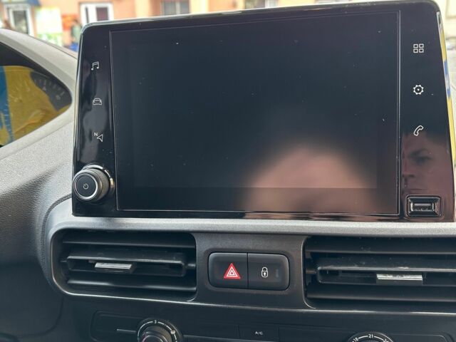 Білий Пежо Partner, об'ємом двигуна 1.6 л та пробігом 160 тис. км за 11874 $, фото 1 на Automoto.ua