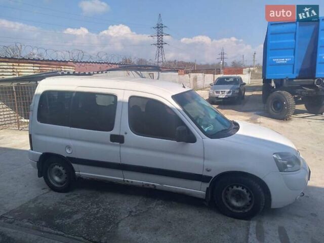 Белый Пежо Partner, объемом двигателя 1.4 л и пробегом 384 тыс. км за 4100 $, фото 2 на Automoto.ua