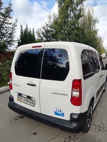 Белый Пежо Partner, объемом двигателя 1.6 л и пробегом 115 тыс. км за 6900 $, фото 6 на Automoto.ua