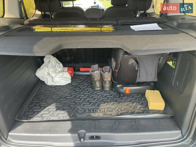 Бежевый Пежо Partner, объемом двигателя 1.6 л и пробегом 250 тыс. км за 9200 $, фото 12 на Automoto.ua