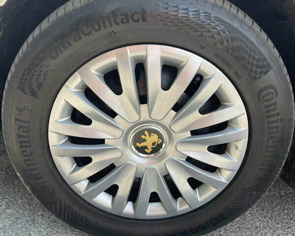 Бежевый Пежо Partner, объемом двигателя 1.6 л и пробегом 250 тыс. км за 9200 $, фото 23 на Automoto.ua