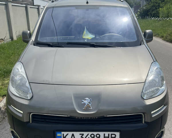Бежевый Пежо Partner, объемом двигателя 1.6 л и пробегом 250 тыс. км за 9200 $, фото 1 на Automoto.ua