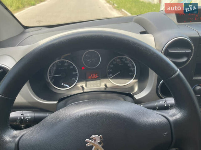 Бежевый Пежо Partner, объемом двигателя 1.6 л и пробегом 250 тыс. км за 9200 $, фото 13 на Automoto.ua