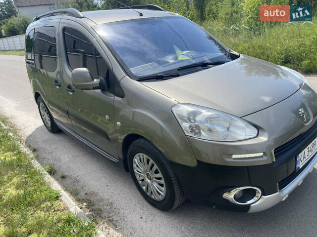 Бежевый Пежо Partner, объемом двигателя 1.6 л и пробегом 250 тыс. км за 9200 $, фото 2 на Automoto.ua