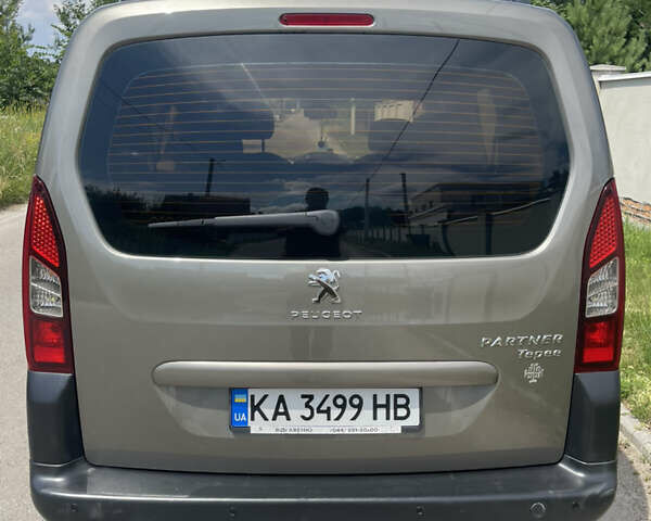 Бежевый Пежо Partner, объемом двигателя 1.6 л и пробегом 250 тыс. км за 9200 $, фото 4 на Automoto.ua