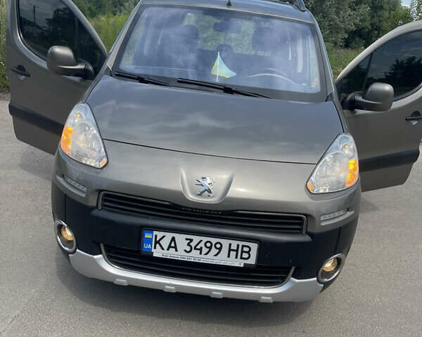 Бежевый Пежо Partner, объемом двигателя 1.6 л и пробегом 250 тыс. км за 9200 $, фото 6 на Automoto.ua