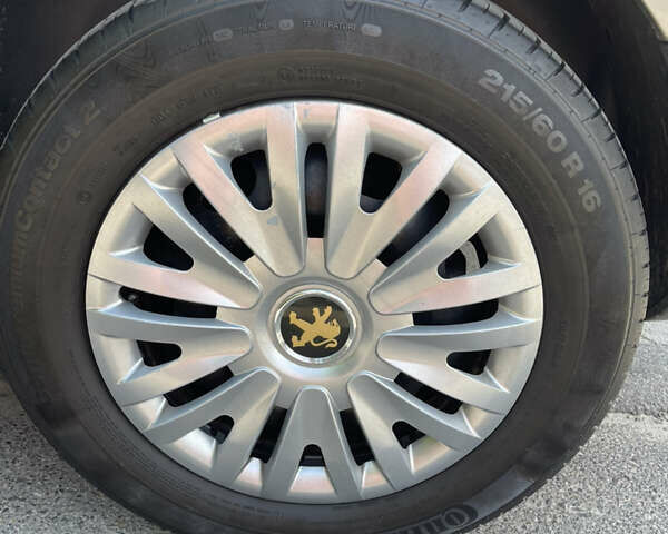 Бежевый Пежо Partner, объемом двигателя 1.6 л и пробегом 250 тыс. км за 9200 $, фото 22 на Automoto.ua