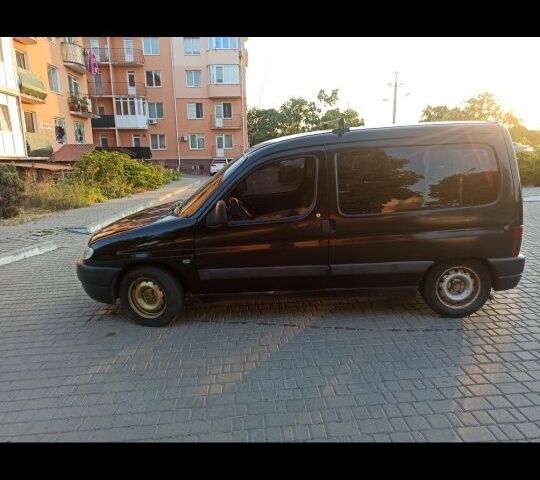 Чорний Пежо Partner, об'ємом двигуна 1.9 л та пробігом 409 тис. км за 1800 $, фото 1 на Automoto.ua