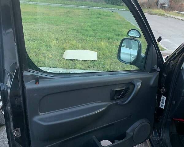 Чорний Пежо Partner, об'ємом двигуна 2 л та пробігом 397 тис. км за 3600 $, фото 7 на Automoto.ua