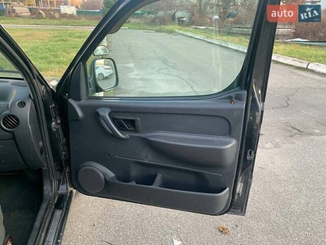 Чорний Пежо Partner, об'ємом двигуна 2 л та пробігом 397 тис. км за 3600 $, фото 6 на Automoto.ua