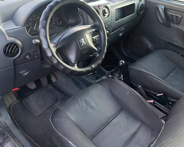 Чорний Пежо Partner, об'ємом двигуна 2 л та пробігом 397 тис. км за 3600 $, фото 10 на Automoto.ua