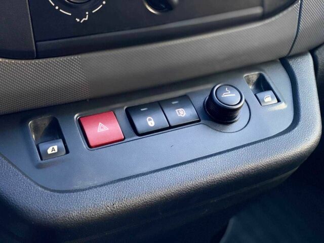 Чорний Пежо Partner, об'ємом двигуна 1.6 л та пробігом 249 тис. км за 8690 $, фото 22 на Automoto.ua