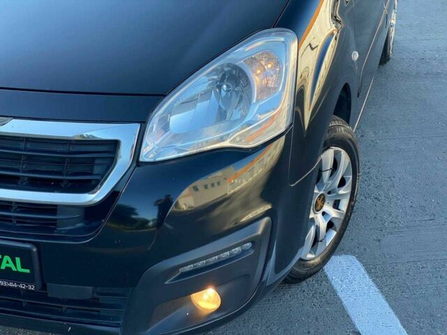 Чорний Пежо Partner, об'ємом двигуна 1.6 л та пробігом 249 тис. км за 8690 $, фото 1 на Automoto.ua