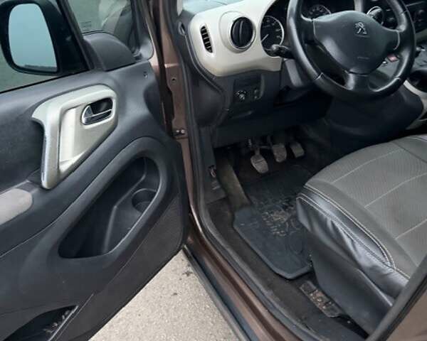 Коричневый Пежо Partner, объемом двигателя 1.56 л и пробегом 270 тыс. км за 7500 $, фото 2 на Automoto.ua