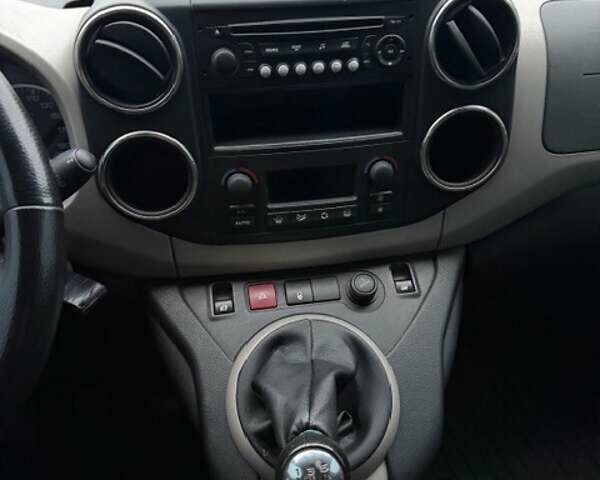 Коричневый Пежо Partner, объемом двигателя 1.56 л и пробегом 270 тыс. км за 7500 $, фото 3 на Automoto.ua