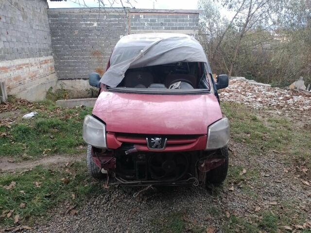 Червоний Пежо Partner, об'ємом двигуна 2 л та пробігом 490 тис. км за 1200 $, фото 8 на Automoto.ua