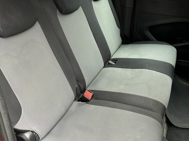 Червоний Пежо Partner, об'ємом двигуна 1.6 л та пробігом 300 тис. км за 3150 $, фото 2 на Automoto.ua