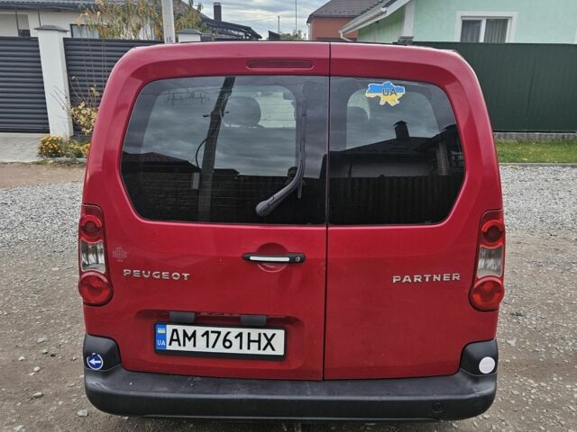 Красный Пежо Partner, объемом двигателя 1.6 л и пробегом 254 тыс. км за 4300 $, фото 3 на Automoto.ua