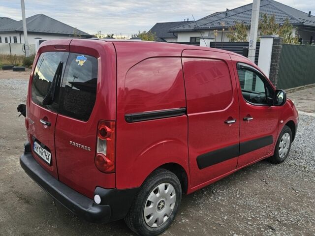 Красный Пежо Partner, объемом двигателя 1.6 л и пробегом 254 тыс. км за 4300 $, фото 1 на Automoto.ua