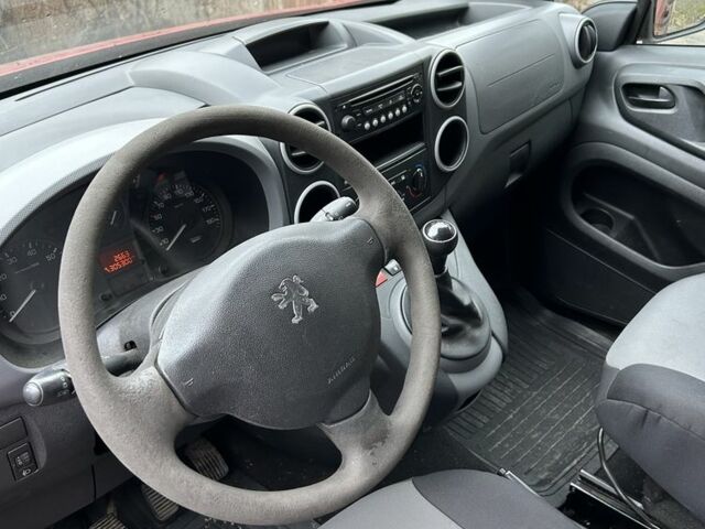 Червоний Пежо Partner, об'ємом двигуна 1.6 л та пробігом 300 тис. км за 3150 $, фото 8 на Automoto.ua