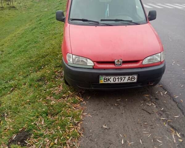 Червоний Пежо Partner, об'ємом двигуна 2 л та пробігом 394 тис. км за 2000 $, фото 6 на Automoto.ua