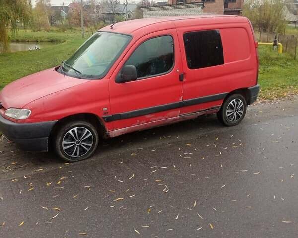 Червоний Пежо Partner, об'ємом двигуна 2 л та пробігом 394 тис. км за 2000 $, фото 8 на Automoto.ua