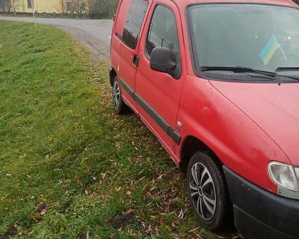 Червоний Пежо Partner, об'ємом двигуна 2 л та пробігом 394 тис. км за 2000 $, фото 7 на Automoto.ua