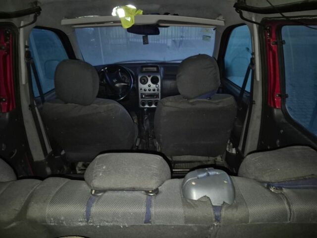 Червоний Пежо Partner, об'ємом двигуна 0 л та пробігом 290 тис. км за 2500 $, фото 4 на Automoto.ua