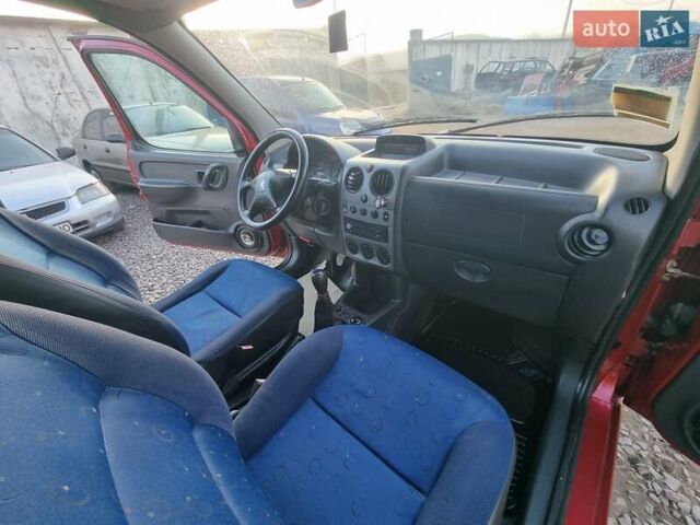 Красный Пежо Partner, объемом двигателя 2 л и пробегом 313 тыс. км за 3900 $, фото 5 на Automoto.ua
